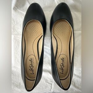 Life Stride Women's black heels size 9 M